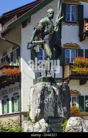 Schmied von Kochel Denkmal Vor Dem Gasthof Zu Post, Kochel bin, siehe, Oberbayern, Bayern, Deutschland Stockfoto
