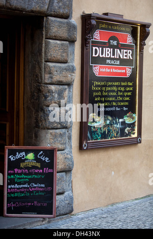 Der Dubliner Irish Pub in Ungelt, in der Nähe von Altstädter Ring, Prag Tschechische Republik Stockfoto