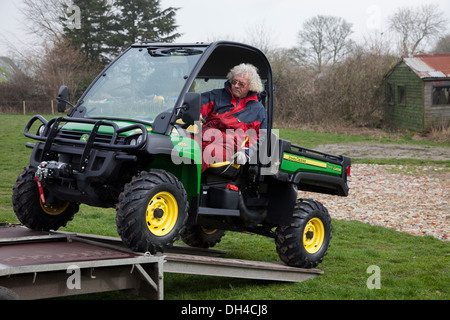 Ein John Deere Gator in Aktion UK Stockfoto