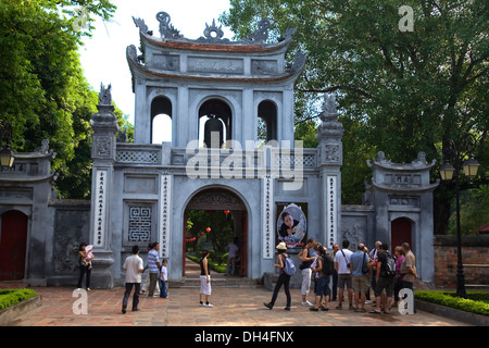 Eingang. Tempel der Literatur. Hanoi, Vietnam, Asien. Stockfoto