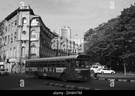 Bus Horniman Kreis Botawala Gebäude Mumbai Maharashtra Indien Asien Juni 2012 Stockfoto