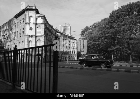 Zaun Taxi Horniman Kreis Botawala Gebäude Mumbai Maharashtra Indien Asien Juni 2012 Stockfoto