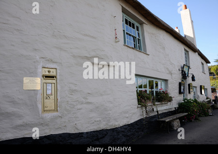 Eine Ansicht des goldenen Post Box feiert Ben Ailslie Gewinn einer Goldmedaille bei der London 2012 Olympische Spiele im Pandora Inn. Stockfoto