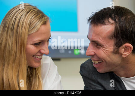 Prag, Tschechische Republik. 31. Oktober 2013. Jaroslav Navratil, Kapitän der Tschechischen Tennis Davis-Cup-Mannschaft nominiert heute Tomas Berdych, Radek Stepanek (im Bild mit seiner Freundin Petra Kvitova), Lukas Rosol und Jan Hajek für den Davis Cup Finale gegen Serbien geplant für Belgrad am November 15-17.The Tschechien den Pokal verteidigt, wie es Spanien in Prag letztes Jahr besiegt. Prag, Tschechien am 31. Oktober 2013. (Foto/Vit Simanek CTK/Alamy Live News) Stockfoto