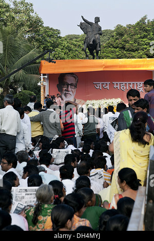 Shiv Sena Kundgebung auf der Bühne am Shivaji Park am Dadar Mumbai Maharashtra, Indien Stockfoto