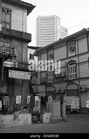 Alte und neue BSE-Kala Ghoda Mumbai Maharashtra Indien Stockfoto