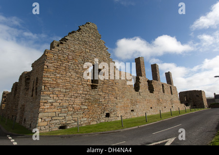 Inseln von Orkney, Schottland. Malerische Aussicht auf die externe West Höhe Ruinen der Earl Palast in Bisray. Stockfoto