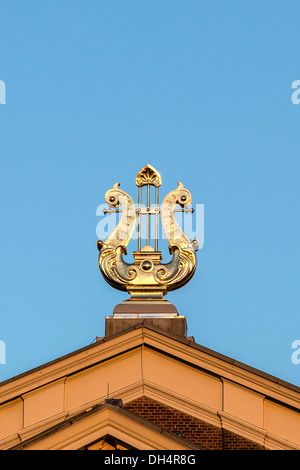 Niederlande, Amsterdam, Music Hall genannt Concertgebouw. Detail des Daches. Sunrise Stockfoto