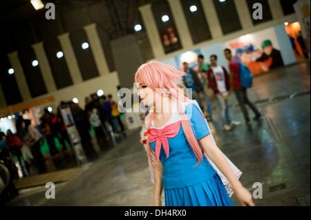 Barcelona, Spanien. 31. Oktober 2013.  Mädchen, gekleidet in Manga-Charakter in Barcelona.  Salón del Manga de Barcelona ist eine Konvention des Manga, Anime und japanische Kultur. Bildnachweis: Jordi Boixareu/Alamy Live-Nachrichten Stockfoto