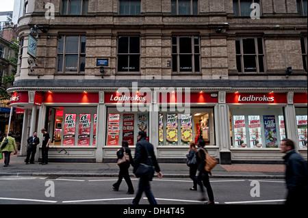 Wettbüro Ladbrokes Birmingham Stockfoto