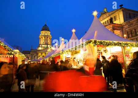 Xmas Market, Deutscher Dom, Gendarmenmarkt, Berlin, Deutschland, Europa. Stockfoto