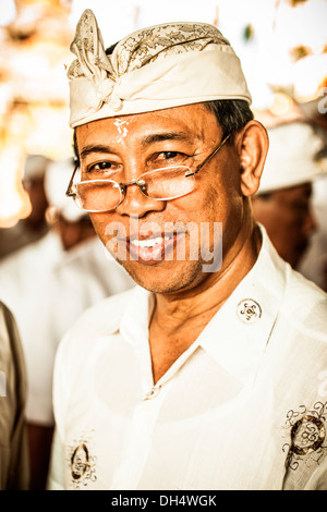 Hindu Mann auf Bali, Indonesien Stockfoto