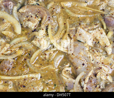 rohes Fleisch mariniert Stockfoto