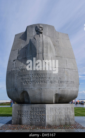 Denkmal für den Schriftsteller und Sailer Joseph Conrad, 1857-1924, an der Pier Süd, Gdynia, Polen, Europa Stockfoto