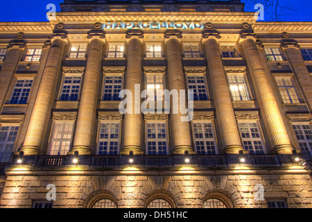 Beleuchtete Ballin-Haus, Ballin-Haus auf der Binnenalster oder inneren Alster See, Sitz der Reederei container Stockfoto