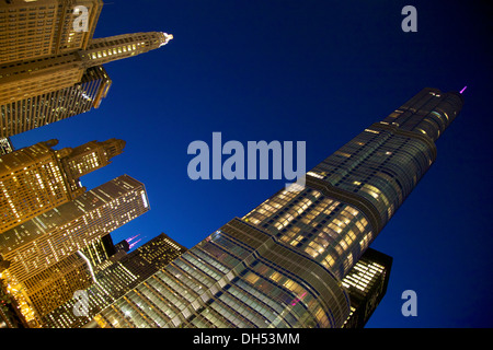 Chicago-Nacht, Trump International Hotel & Turm Stockfoto