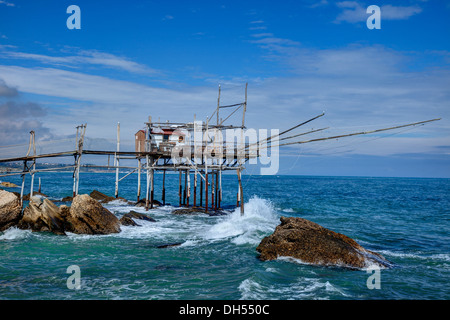 Trabucco entlang der Adriaküste Italien, Aburzzo Stockfoto