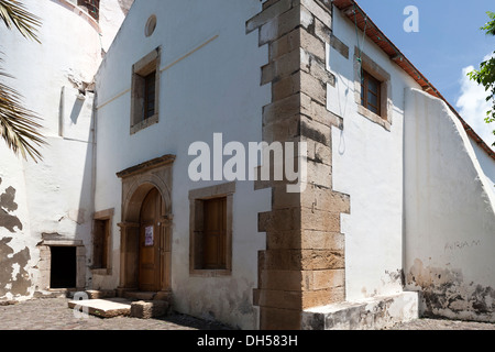 Die Kirche der Rosenkranzmutter ist das älteste Gebäude aus dem Jahr 1495, Cidade Velha, ehemals Ribeira Grande, Santiago Island, Kap Verde Stockfoto