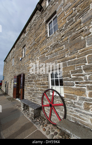 Inseln von Orkney, Schottland. Malerische Aussicht auf Tromiston Mill ist ein Beispiel für ein Ende des 19. Jahrhunderts schottische Wassermühle. Stockfoto