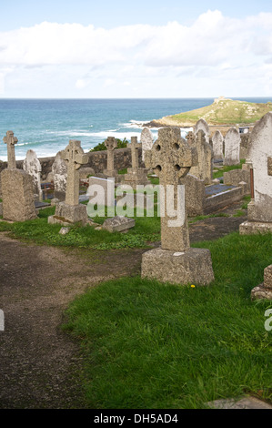 Friedhof oberhalb Porthmeor Beach in St Ives Cornwall UK England Großbritannien Stockfoto