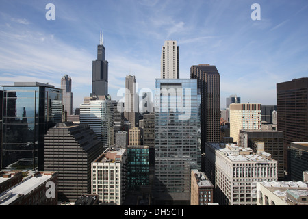 Einen Blick von oben auf die Skyline von Chicago einschließlich der Willis Tower. Stockfoto