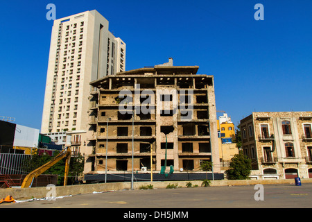 Krieg-Ruinen und neu errichtete Gebäude im ehemaligen Front oder Green Line, Beirut, Libanon Stockfoto