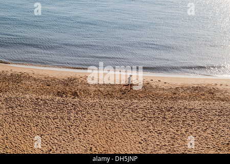 Jogger am Strand, Beirut, Libanon Stockfoto