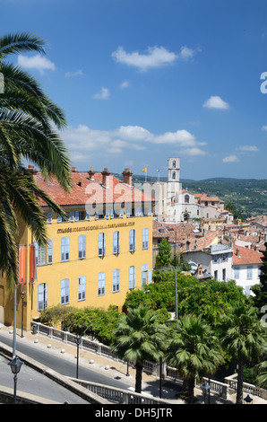 Internationales Parfüm-Museum und Blick über die Grasse Altstadt oder Den Historischen Bezirk Alpes-Maritimes Frankreich Stockfoto