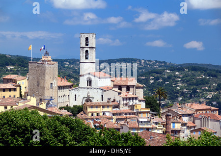 Panoramablick über die Altstadt der Kathedrale und Das Historische Zentrum von Grasse Alpes-Maritimes Frankreich Stockfoto