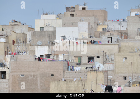 Häuser und Wohnungen der ärmeren Bevölkerung, Siedlung außerhalb von Fez, Marokko, Afrika Stockfoto