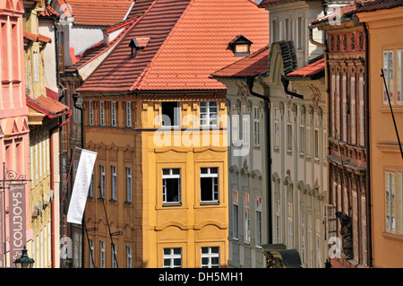Jugendstil-Fassaden, Mala Strana, Kleinseite, Prag, Böhmen, Tschechische Republik, Europa, PublicGround Stockfoto