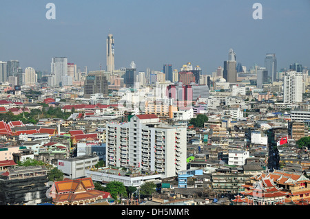 Stadtbild, Chinatown vor finanziellen Bezirk von Bang Rak mit Hotel Wolkenkratzer, Bangkok, Thailand, Asien Stockfoto