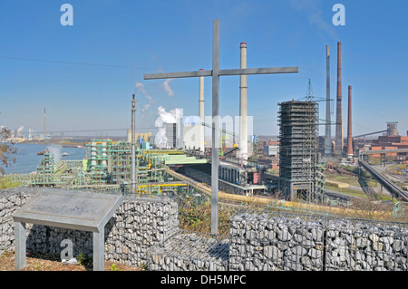 Blick vom Alsumer Berg, Aussichtspunkt auf der Route der Industriekultur, Route der Industriekultur, ThyssenKrupp Steel Works in Stockfoto