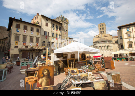 Flohmarkt in Arezzo Stockfotografie Alamy