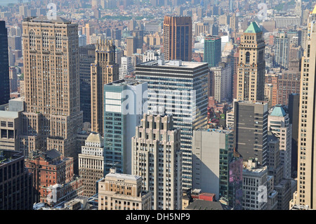 Blick vom Top of the Rock Aussichtsplattform des Rockefeller Center von Downtown Manhattan, Manhattan Stockfoto