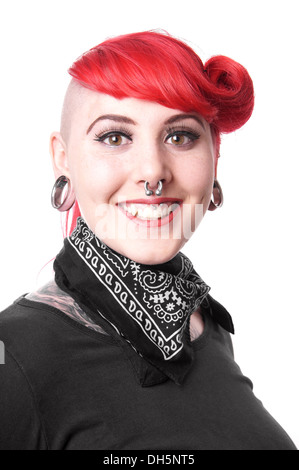 junge Frau mit Gesichts-Piercings und tattoos Stockfoto