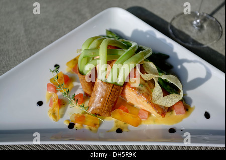 Gebratener Lachs Stockfoto