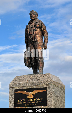 Das RAF-Denkmal auf Plymouth Hacke, an einem hellen Herbstmorgen gesehen. Stockfoto