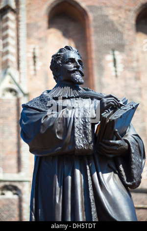 Europa, Niederlande, Delft, Nieuwe Kerk, Statue Hugo Grotius Stockfoto