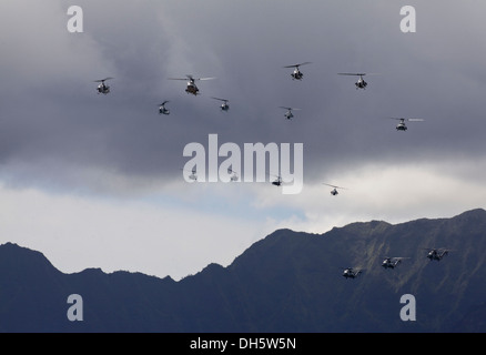 US-Marines mit verschiedenen Einheiten von der Marine Corps Air Stationen (MCAS) Kaneohe Bay, durchführen taktische Luftfahrt Schulungen zur Unterstützung eine Verbesserung der Integration der Marine Aircraft Group (MAG) 24 untergeordnete Einheiten an Bord der Marine Corps Air Station (MC Übung Stockfoto