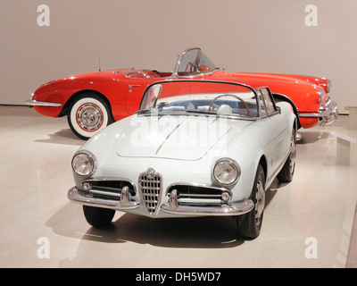 Alfa Romeo und Corvette, Mitomacchina Ausstellung, Museum of Modern Art, MART, Rovereto, Italien, Europa Stockfoto