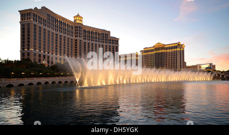 Betrügen Sie, Brunnen, Bellagio, Caesars Palace, The Mirage, Luxus-Hotels und Kasinos, Las Vegas, Nevada, USA, PublicGround Stockfoto