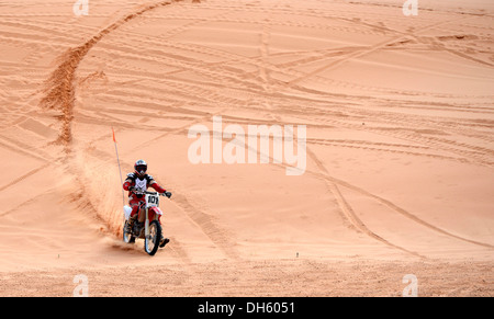 Motocross-Fahrer, Coral Pink Sand Dunes State Park, OHV Off Highway Fahrzeug Recreation Area, Utah, südwestlich Stockfoto