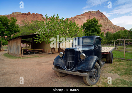 Historische Ford Tieflader, Gifford Farm House Museum, Fruita, Capitol Reef National Park, Utah, USA, PublicGround Stockfoto