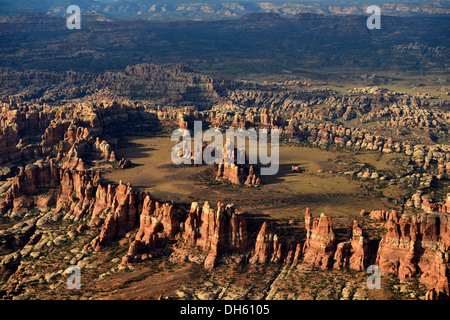 Luftaufnahme, Chesler Park, Fialen des Bezirks Nadeln, Canyonlands National Park, Utah, USA Stockfoto