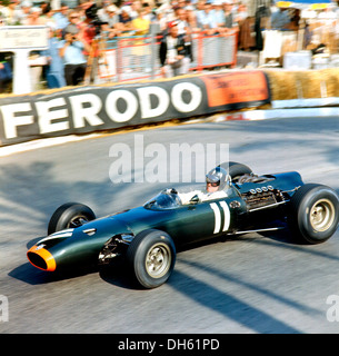 Graham Hill in einem BRM P261 beim Grand Prix von Monaco Mai 1966. Stockfoto