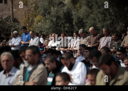 1. November 2013 - Jerusalem, Israel - Freitagsgebete an der Al-Aqsa Moschee in Jerusalem, am 1. November 2013... Foto: Saeed Qaq/NurPhoto (Credit-Bild: © Saeed Qaq/NurPhoto/ZUMAPRESS.com) Stockfoto