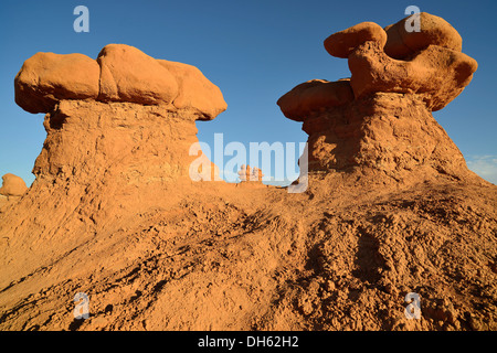 Erodierte Hoodoos und Entrada Sandstein Felsformationen, Goblins, Goblin Valley State Park, San Rafael Reef Wüste in Utah Stockfoto