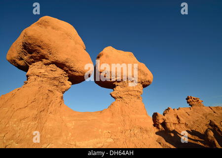 Hoodoos und erodierten Felsformationen des Entrada Sandstein, Goblins, Goblin Valley State Park, San Rafael Reef Wüste in Utah Stockfoto