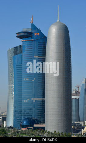 Skyline von Doha mit Al Bidda Tower, World Trade Center, Palm Tower 1 und 2, Burj Tower Katar, Doha Corniche, Doha, Doha, Katar Stockfoto